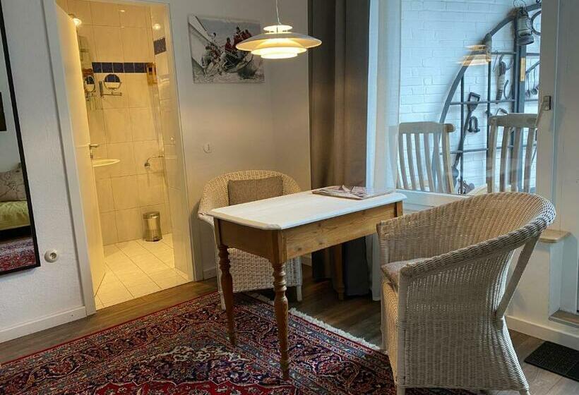 스탠다드 룸, Knurrhahn