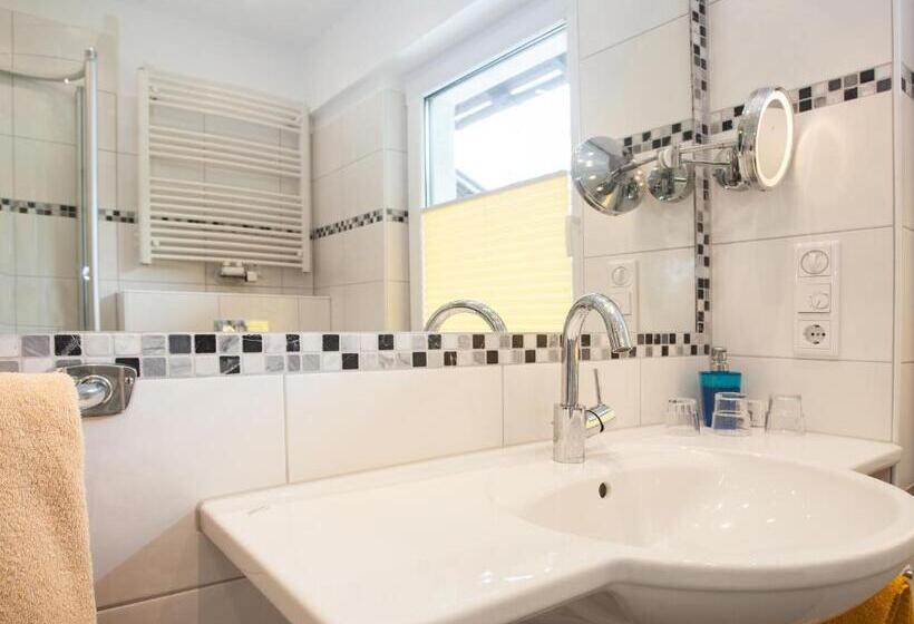 标准三人间, Landhaus Florian