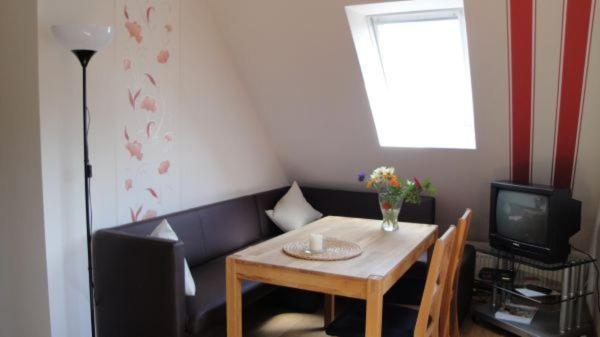 شقة غرفة واحدة, Pension Friesenruh