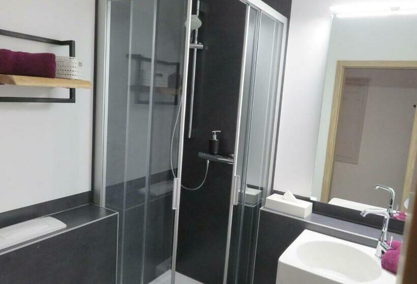 스탠다드 룸, Rhodaer Grund