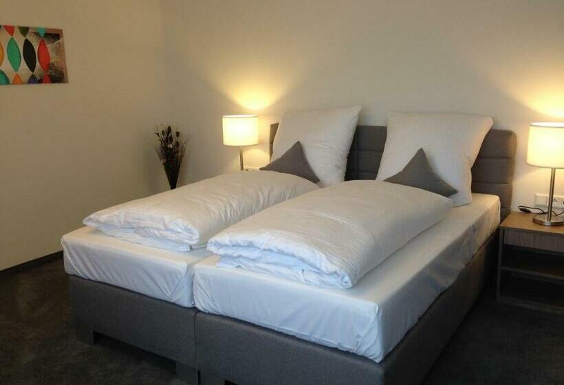 Трехместный Номер Deluxe, Tankbar S Hotelchen