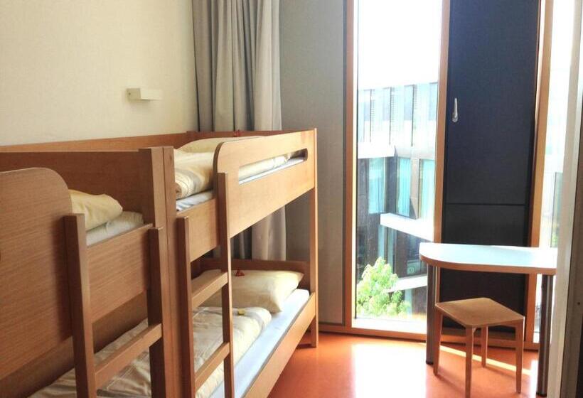 4인용 스탠다드 룸, Jugendherberge Stuttgart Neckarpark