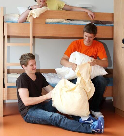 4인용 스탠다드 룸, Jugendherberge Stuttgart Neckarpark