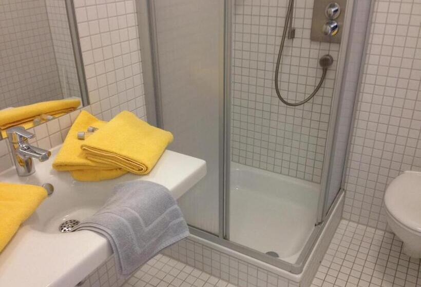 공동 객실, Jugendherberge Stuttgart Neckarpark