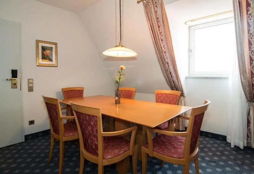 Sviitti Parveke, Weinhotel Rose