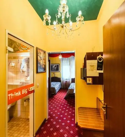 トリプルクラシックルーム, Design Hotel Euskirchen