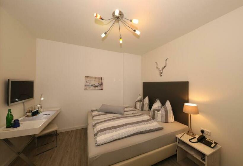 Номер Стандарт, Am Ehrenhof