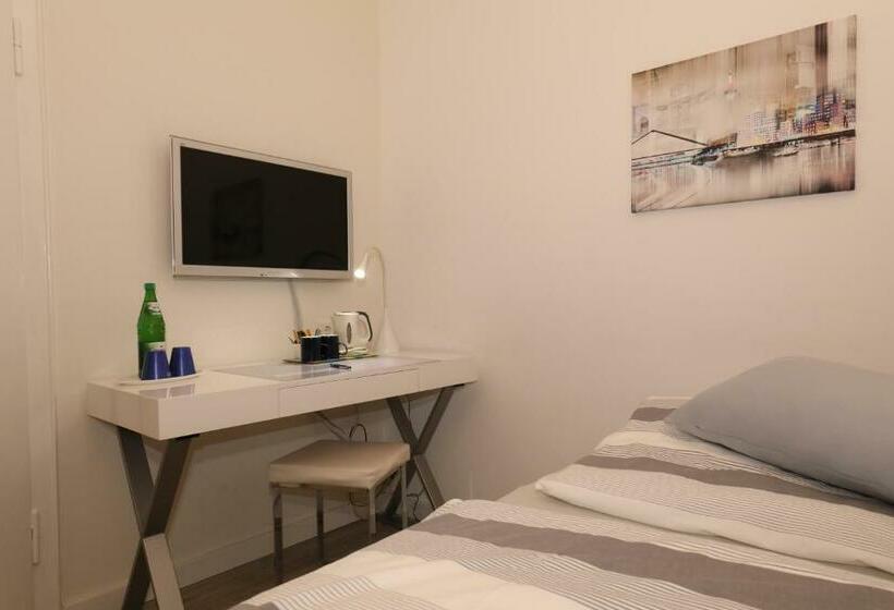 Номер Стандарт, Am Ehrenhof