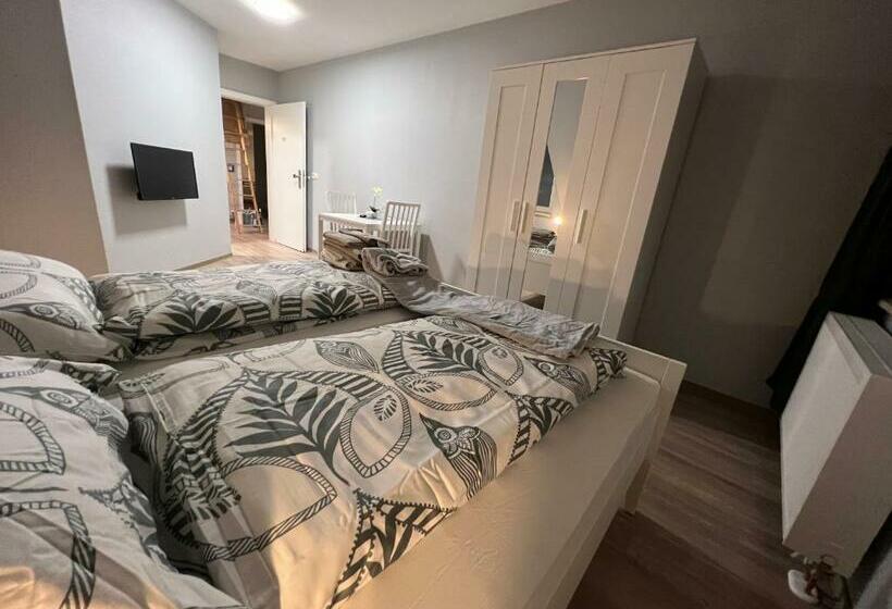 غرفة قياسية, Am Rathaus Adii