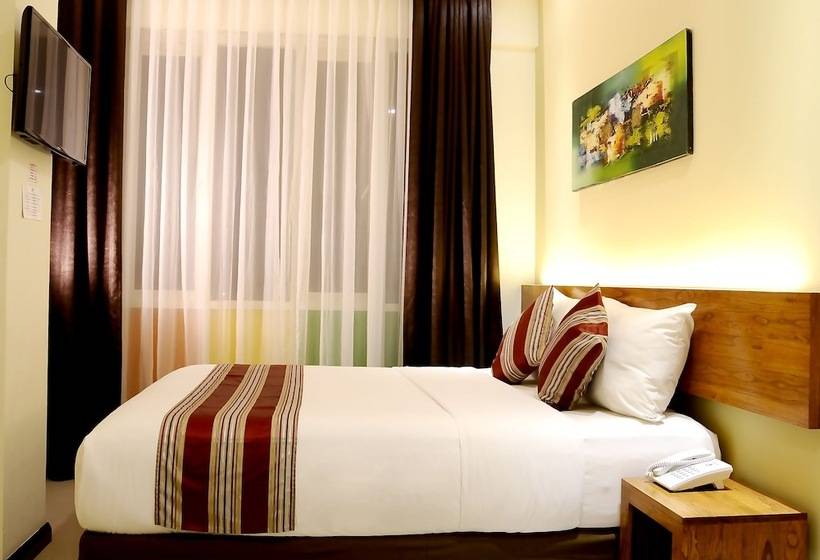 غرفة سوبيريور, Biz Boulevard