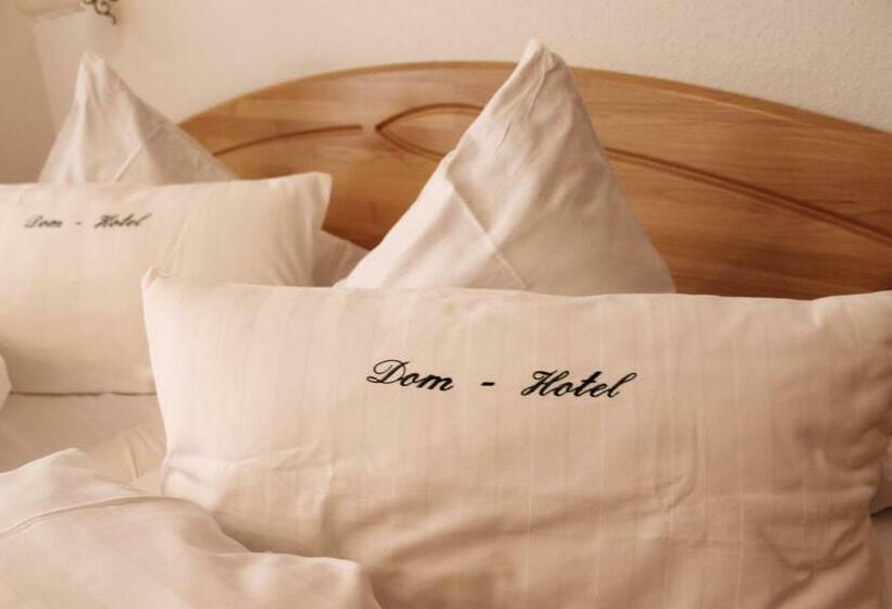 غرفة قياسية, Dom