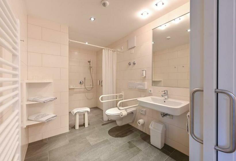 اتاق خانوادگی, Helmer