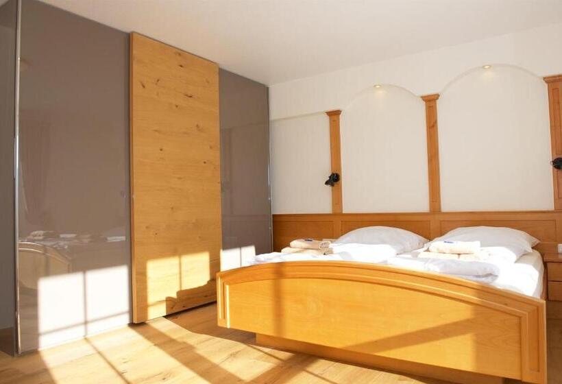 شقة غرفة نوم واحدة مزودة بشُرفة, Landhaus Kossel