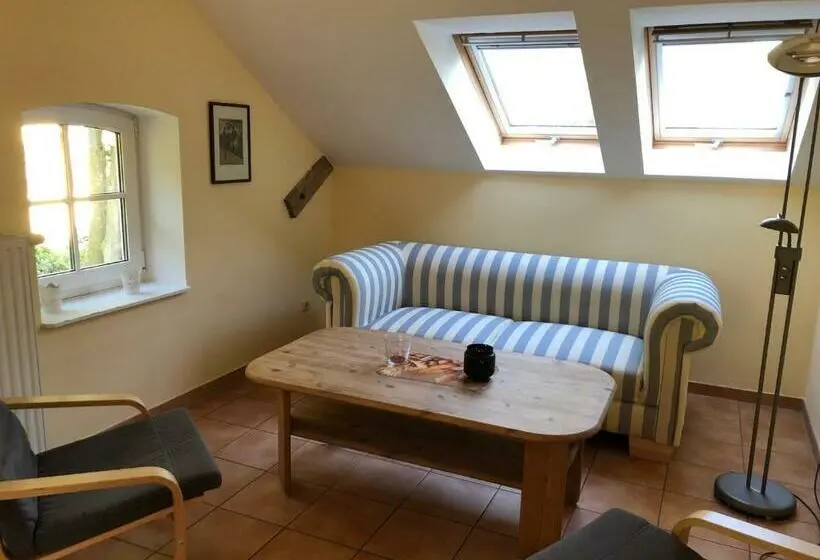 Huoneisto 2 Makuuhuonetta, Pension Gutshaus Neu Wendorf