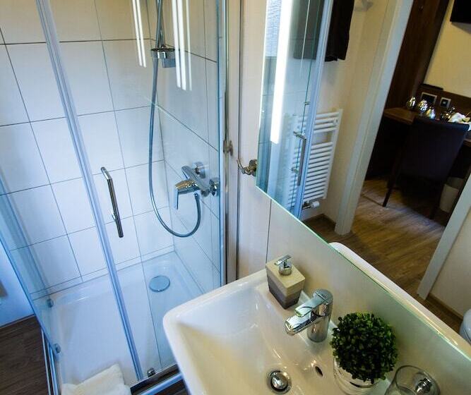 חדר סטנדרט, Restaurant Hackmannatter