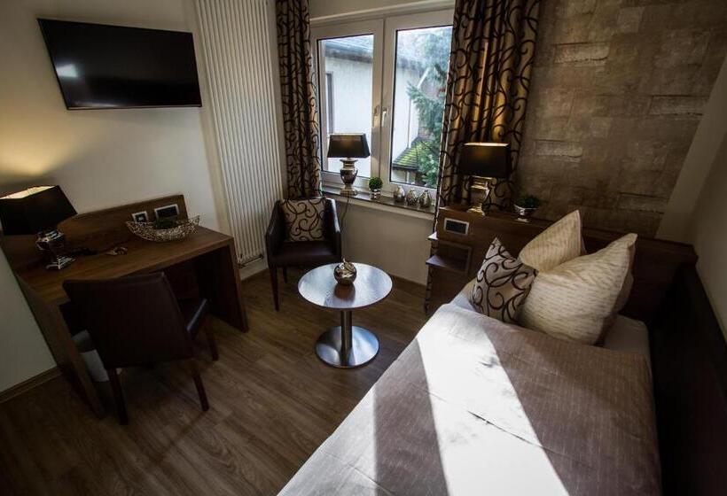 חדר סטנדרט יחיד, Restaurant Hackmannatter