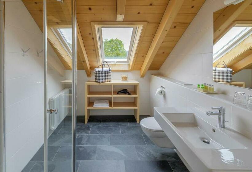 اتاق راحتی, Schlegelhof