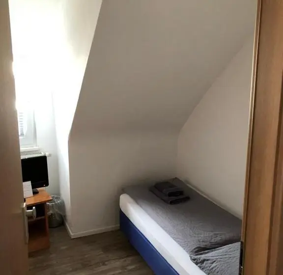 Basic Yhden Hengen Huone, Sonnenhof