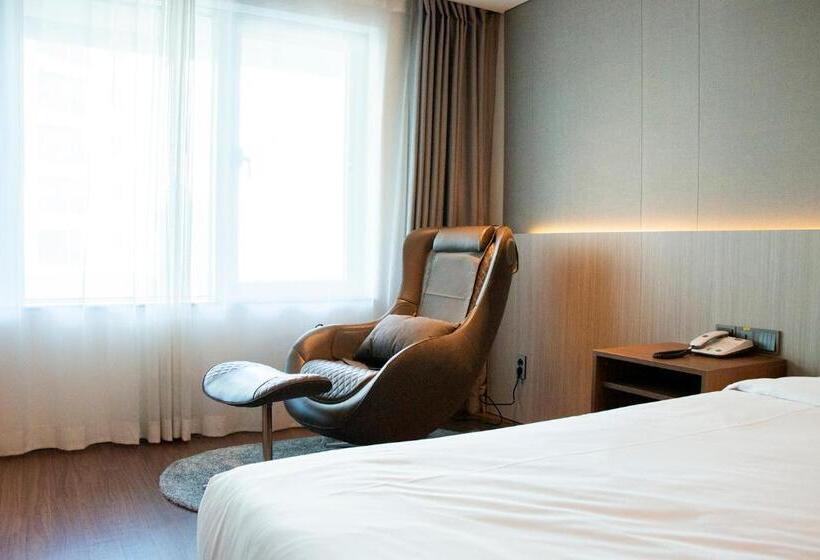 חדר סטנדרט מיטה זוגית, The First70