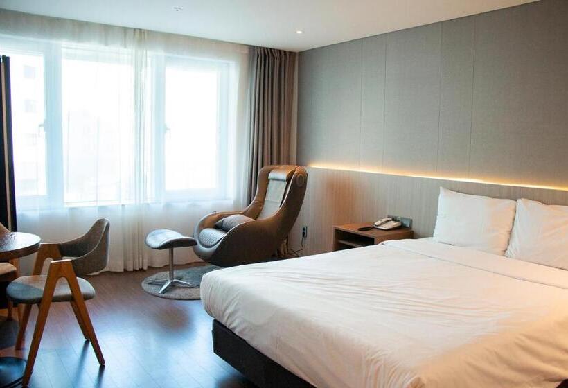 חדר סטנדרט מיטה זוגית, The First70