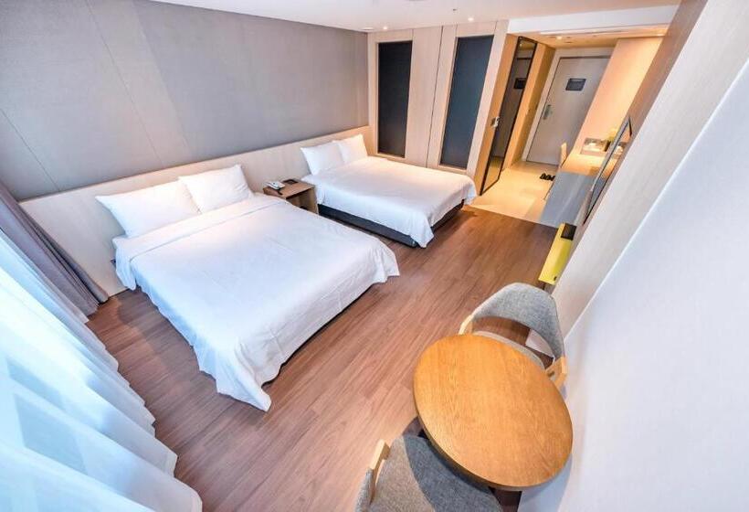 חדר פרמיום נוף לים, The First70