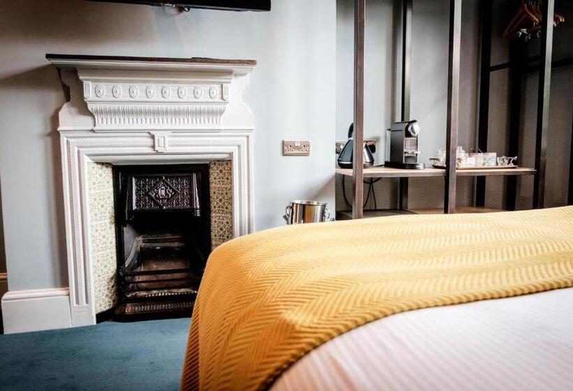 스탠다드 룸, The Queen's Head