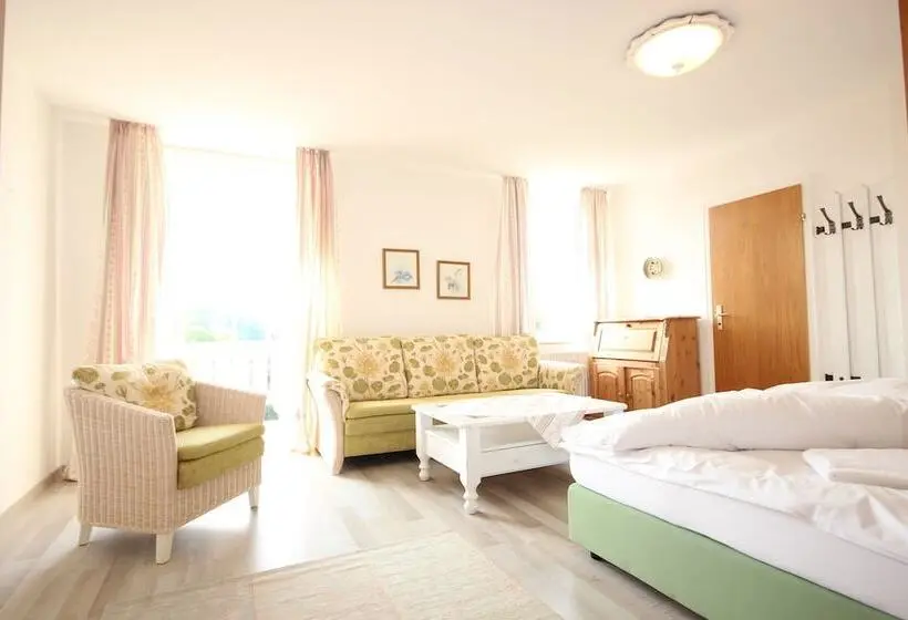 Standard Kolmen Hengen Huone, Villa Sisi