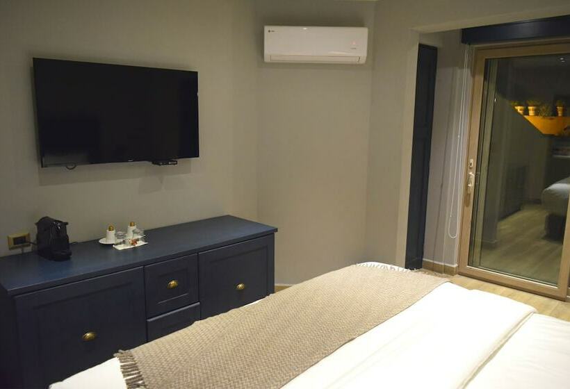 سوئیت با تخت بزرگ, Origen