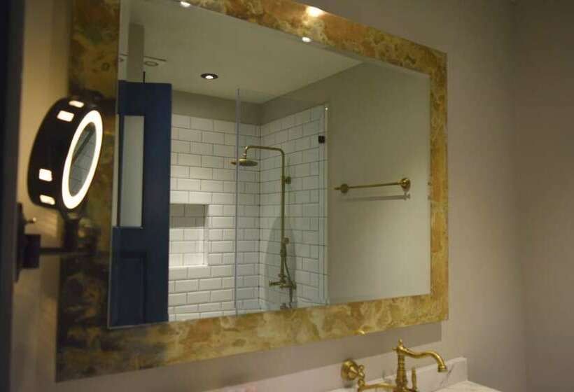 سوئیت با تخت بزرگ, Origen