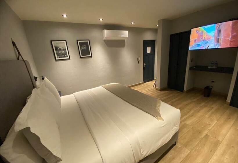 سوئیت با تخت بزرگ, Origen