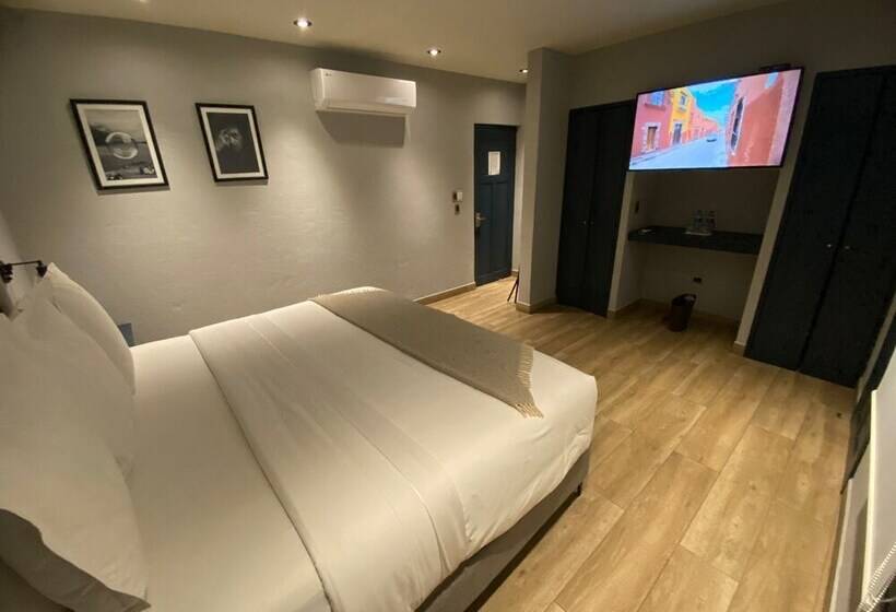 سوئیت با تخت بزرگ, Origen