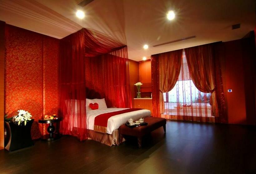 Quarto standard, Takao Love Motel