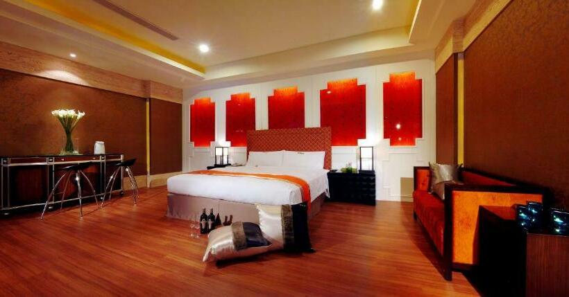 Quarto deluxe, Takao Love Motel