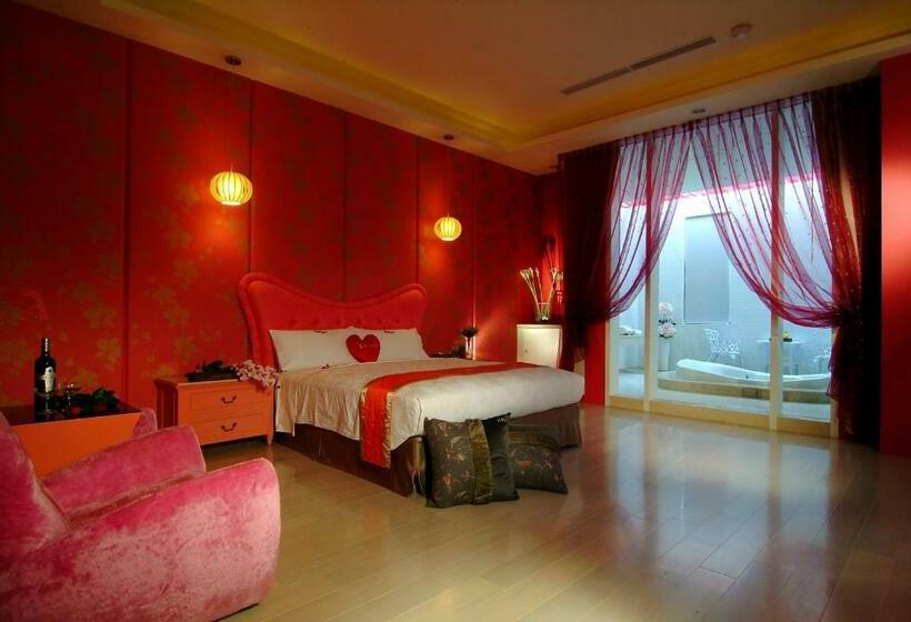 Quarto standard, Takao Love Motel