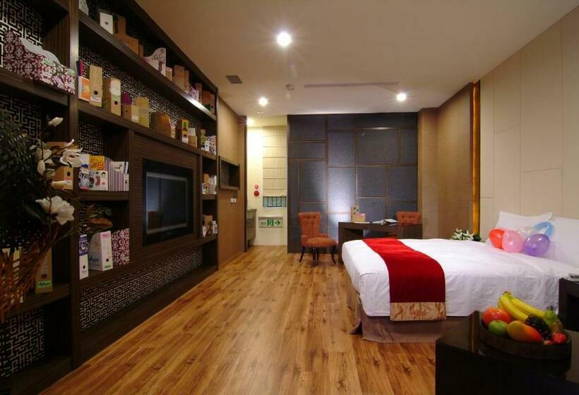 Quarto superior, Takao Love Motel