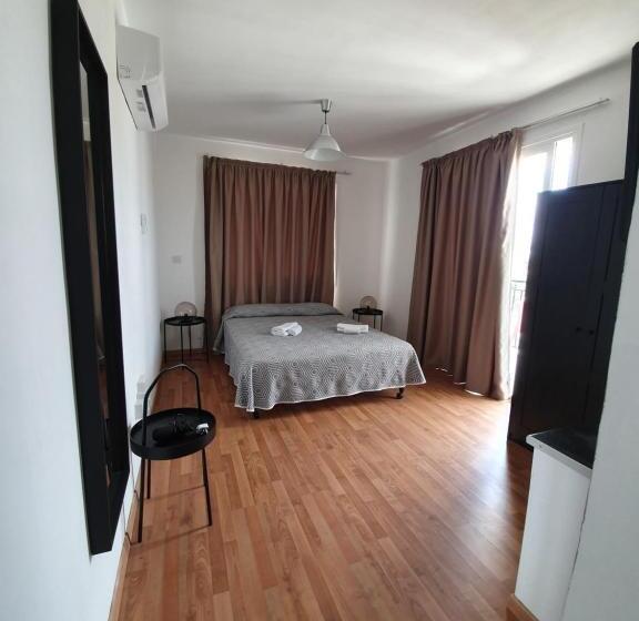 شقة غرفة نوم واحدة مزودة بشُرفة, Valentinos Apartments