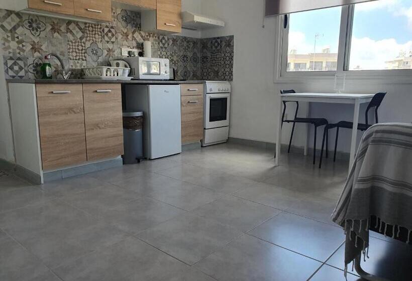 Апартаменты 1 Спальня с Балконом, Valentinos Apartments