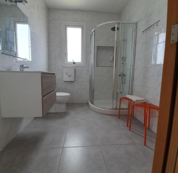Апартаменты 1 Спальня с Балконом, Valentinos Apartments