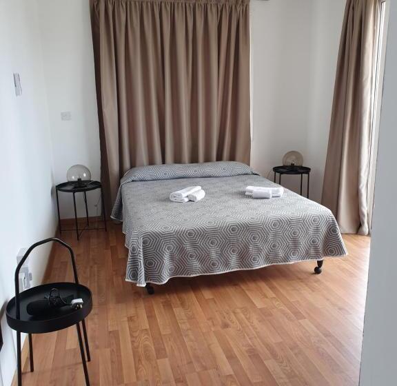 バルコニー付き1ベッドルームアパートメント, Valentinos Apartments