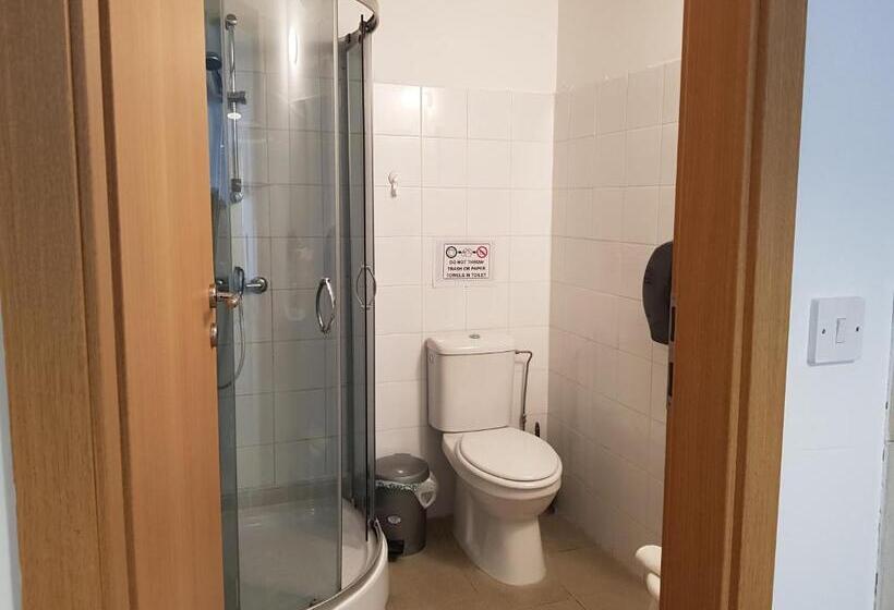 إستديو قياسى مزود بشرفة, Valentinos Apartments