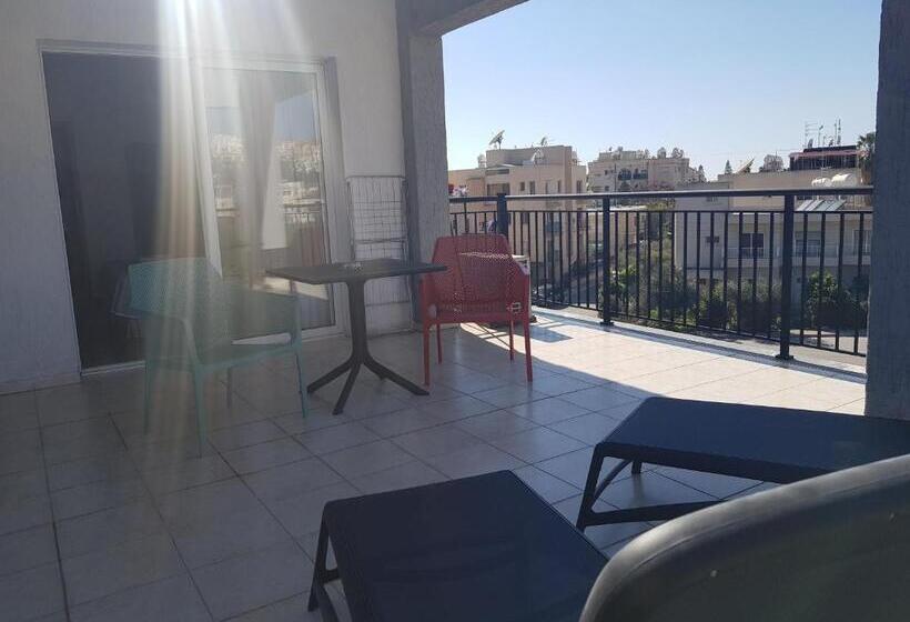 テラス付き1ベッドルームアパートメント, Valentinos Apartments