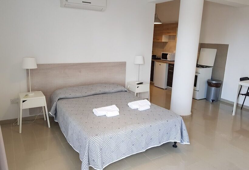 バルコニー付きスタンダードステューディオ, Valentinos Apartments