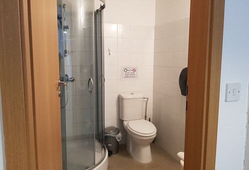 إستديو قياسى مزود بشرفة, Valentinos Apartments