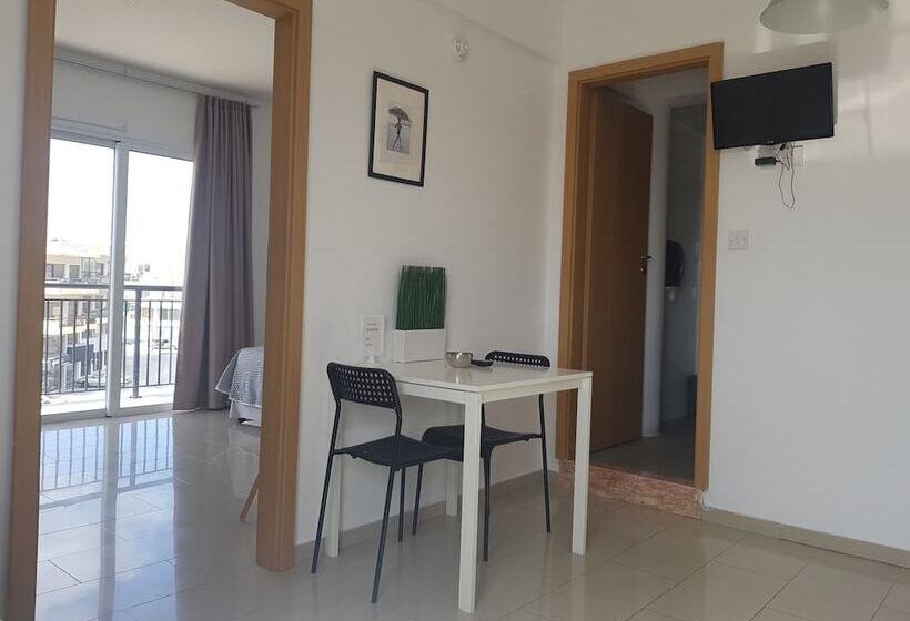 バルコニー付き1ベッドルームアパートメント, Valentinos Apartments