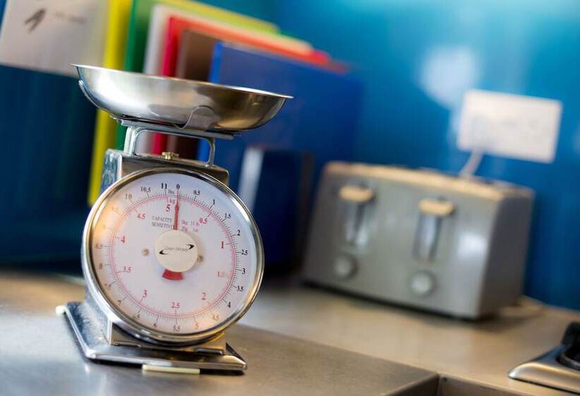 سرير فى غرفة مشتركة مزودة بحمام مشترك, Hostel Yha Poppit Sands