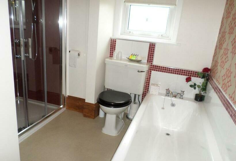 غرفة ديلوكس, Camfield House