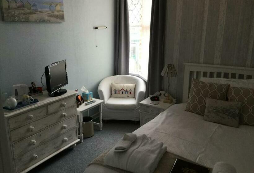 اتاق استاندارد یک نفره, Cliveden Guest House