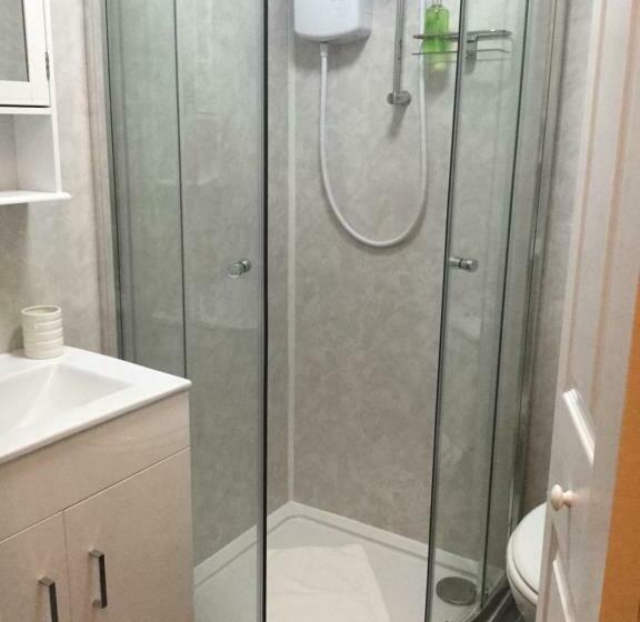 اتاق استاندارد, Cliveden Guest House