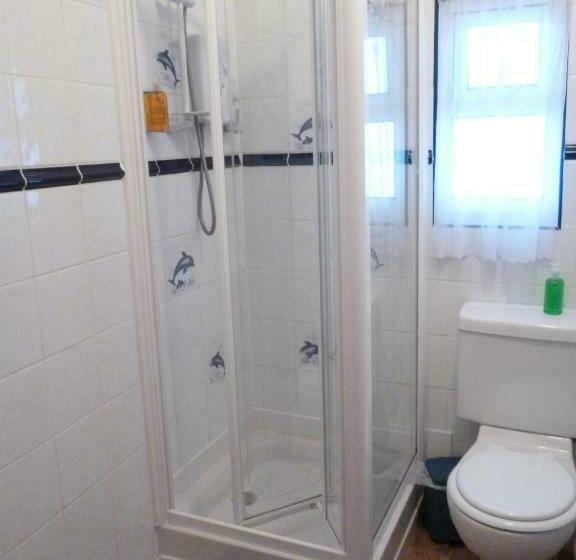 اتاق استاندارد یک نفره, Cliveden Guest House