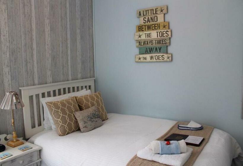 اتاق استاندارد یک نفره, Cliveden Guest House